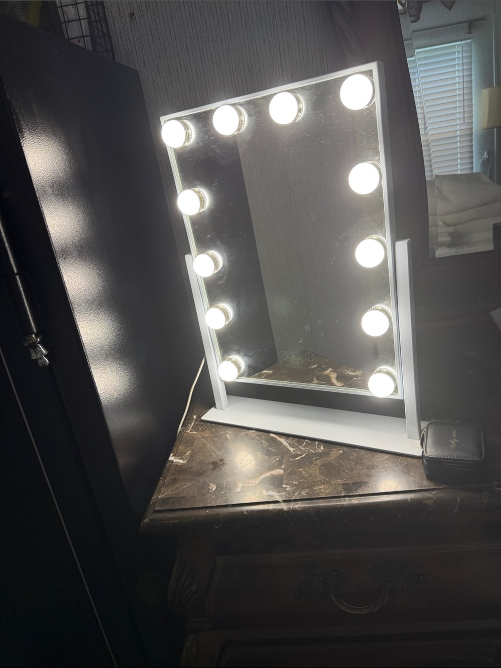 LED Lighted Vanity Mirror in White - Hollywood Style